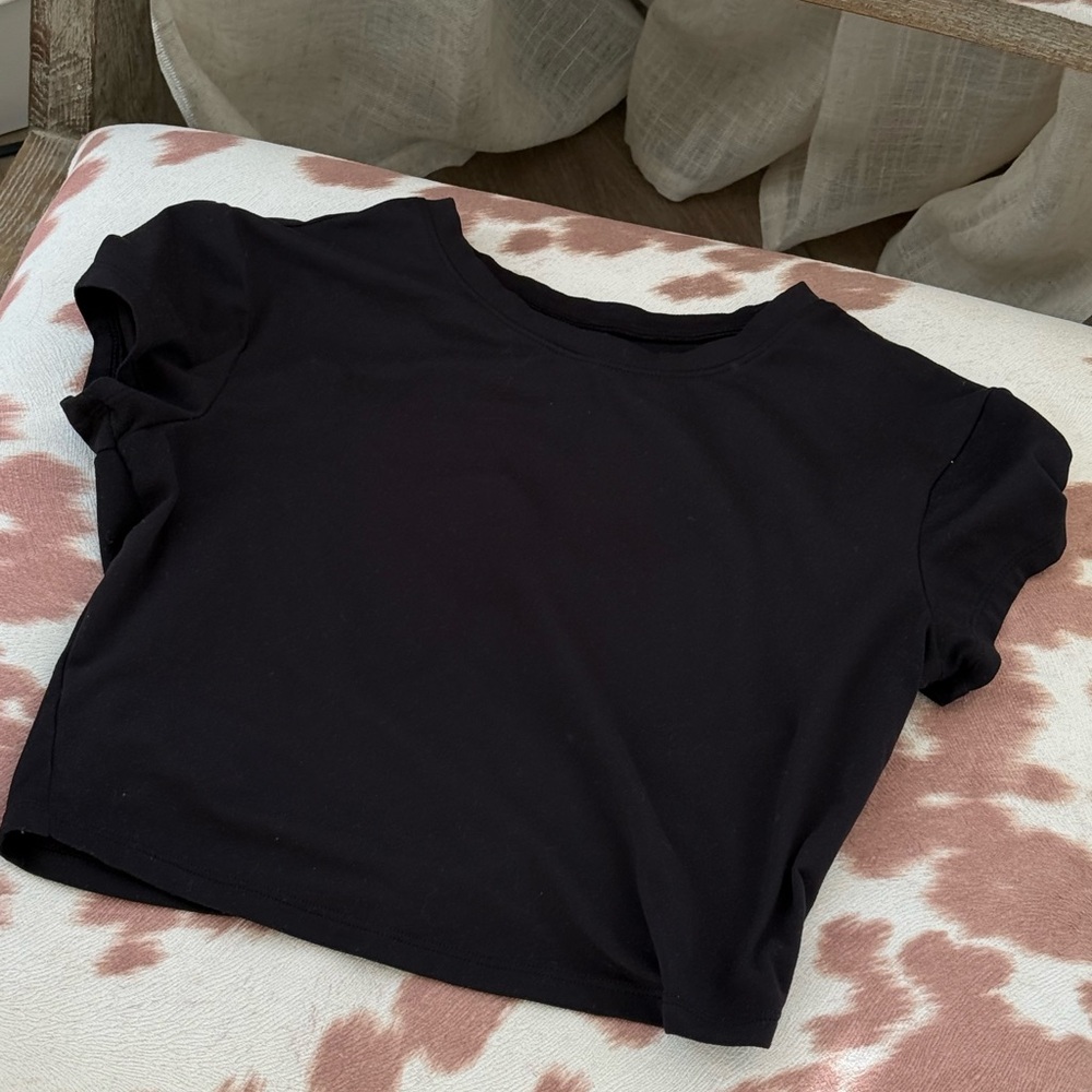 ALO Black Women's Crop Top